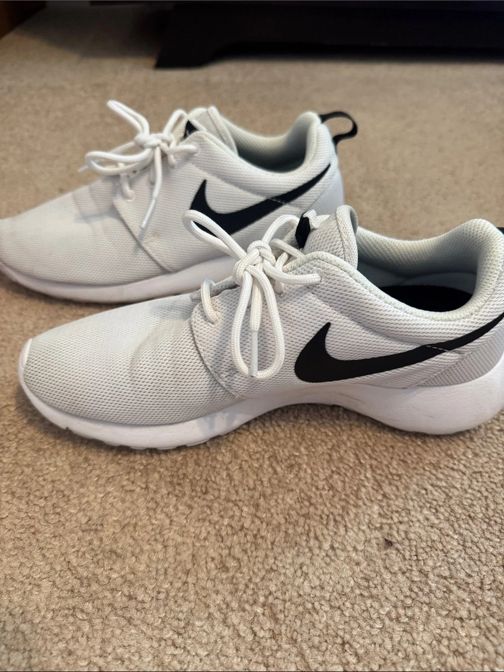 Nike White and Black Low-Top Mesh Runners